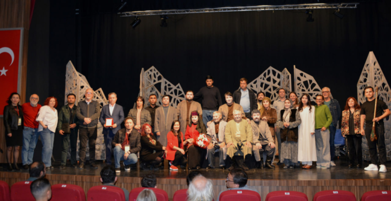 O‘zbek teatri“Ko‘chki” bilan Turkiyani maftun qildi